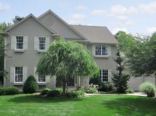 30 Antelope Cir, Saunderstown, RI 02874
