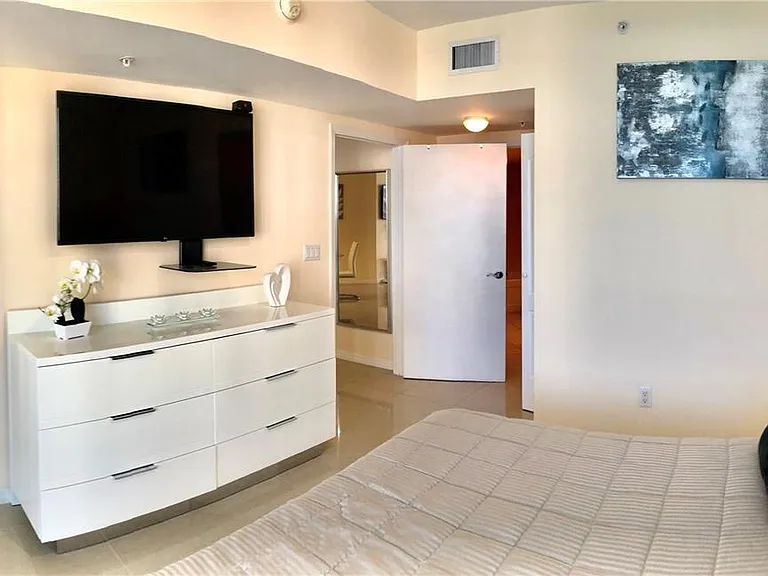 16699 Collins Ave #1705 — Photo 19