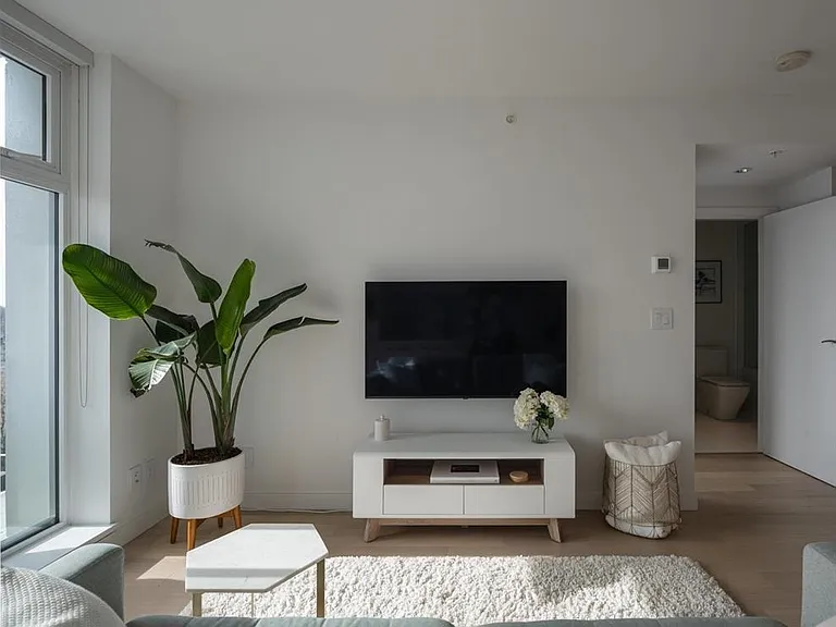 2221 E 30th Ave #903 — Photo 3