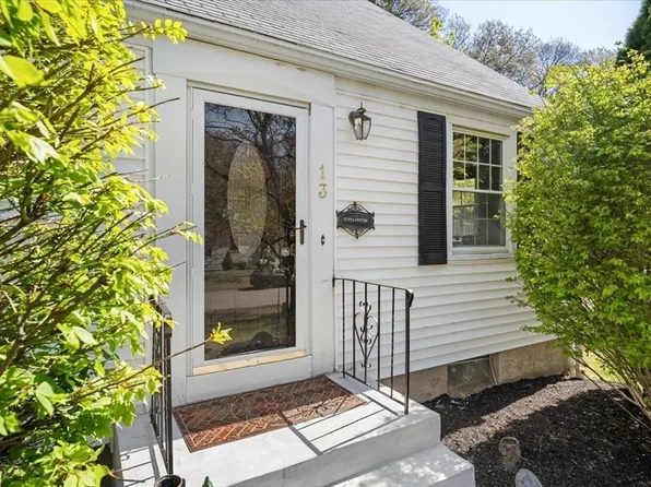 13 Sylvester Rd, Natick, MA 01760