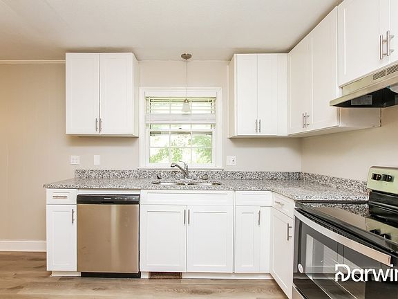 3rd image of 306 Walton Dr
