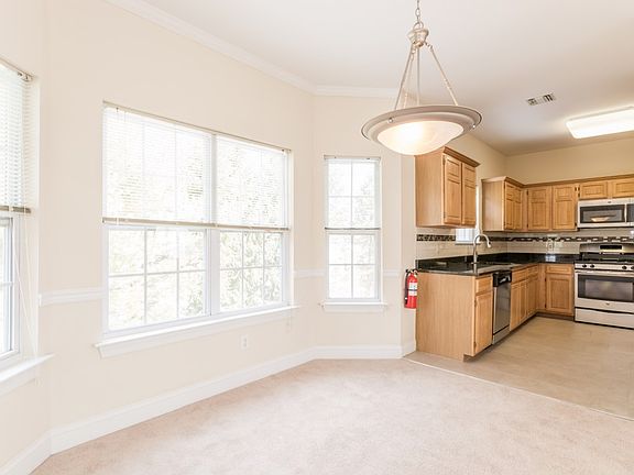 2nd image of 2 Silverbeech Ct #12981311