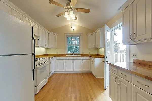 9 Bedlow Ave #4 — Photo 1
