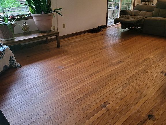 5th image of 2402 E Rock Creek Dr