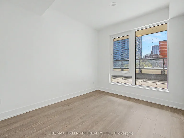 308 Jarvis St #405 — Photo 12