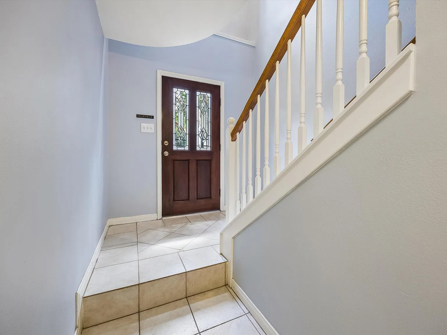 3 bed, 3.5 bath, 2020 sqft, $2,950 — Photo 2