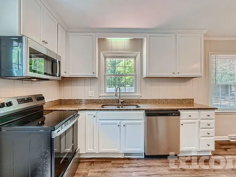 1406 Virginia Ave — Photo 7