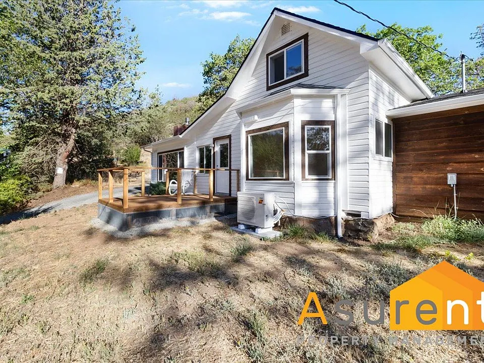 3838 Highway 238
