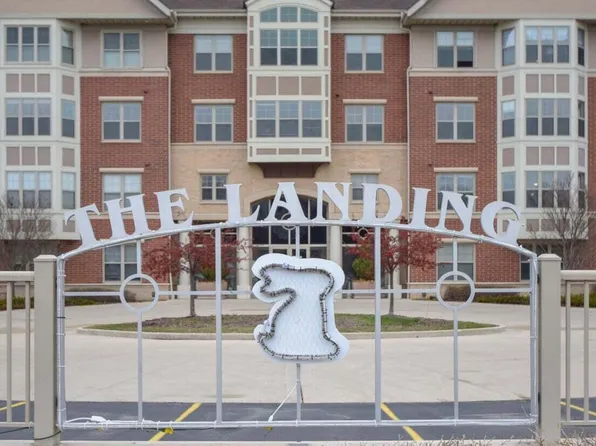 4130 S Lake DRIVE #278, Saint Francis, WI 53235