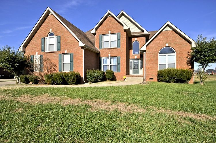 1st image of 4237 N Woodstock Dr