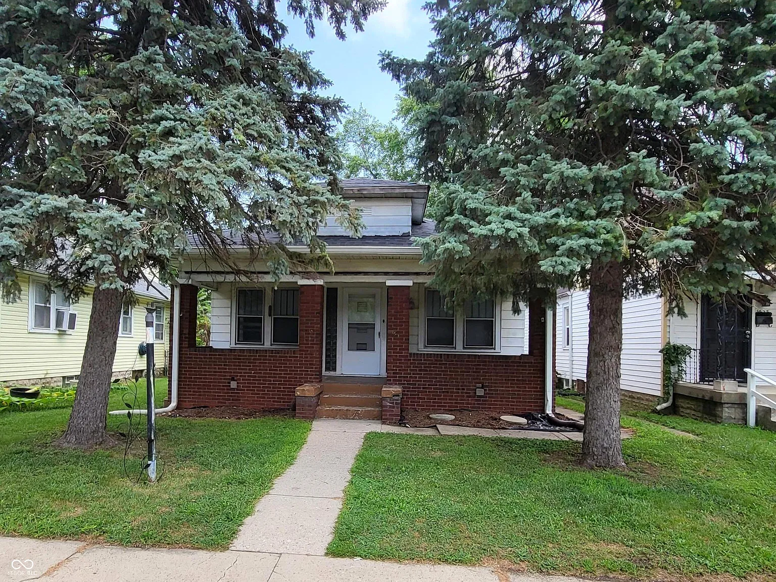 2 bed, 1.0 bath, 912 sqft, $1,150 — Photo 1