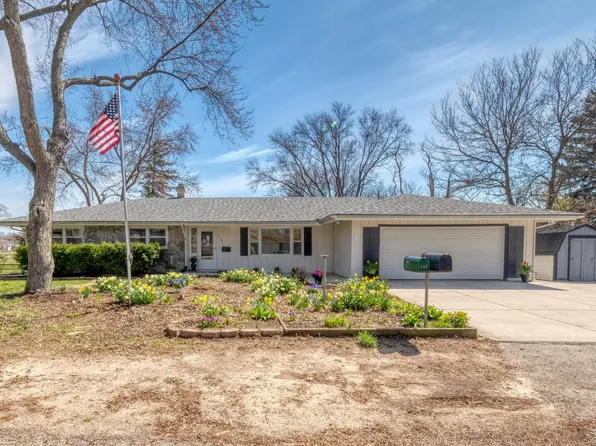 405 N 2nd St, Elburn, IL 60119