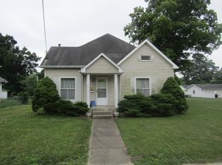 305 W Market St, Palestine, IL 62451