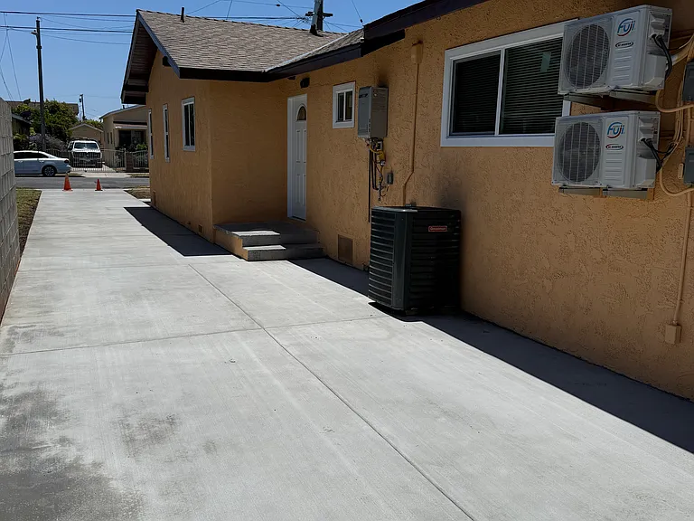 641 Nectarine St — Photo 3