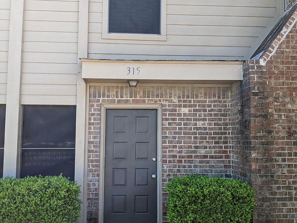 1st image of 315 Cambridge Dr