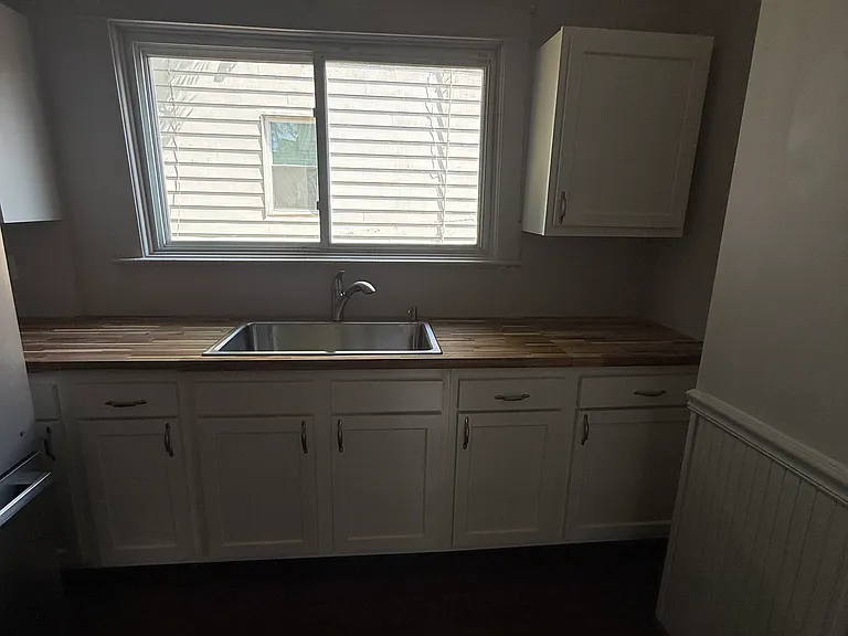 1036 Lexington Ave — Photo 11
