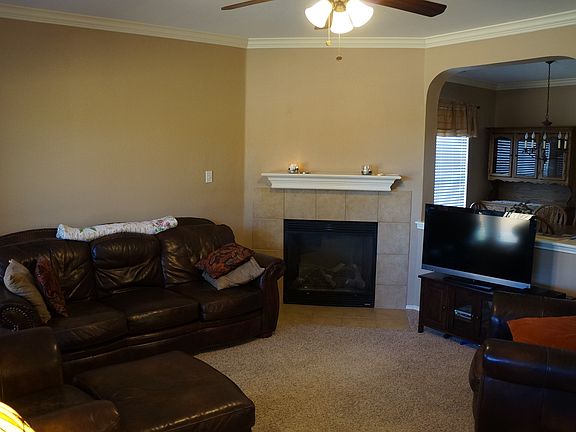 4th image of 1411 Encino Dr