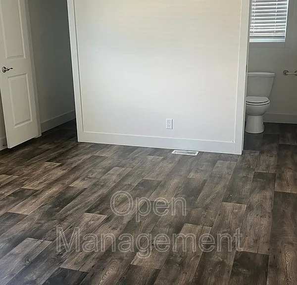 825 1st Ave E #79 — Photo 6