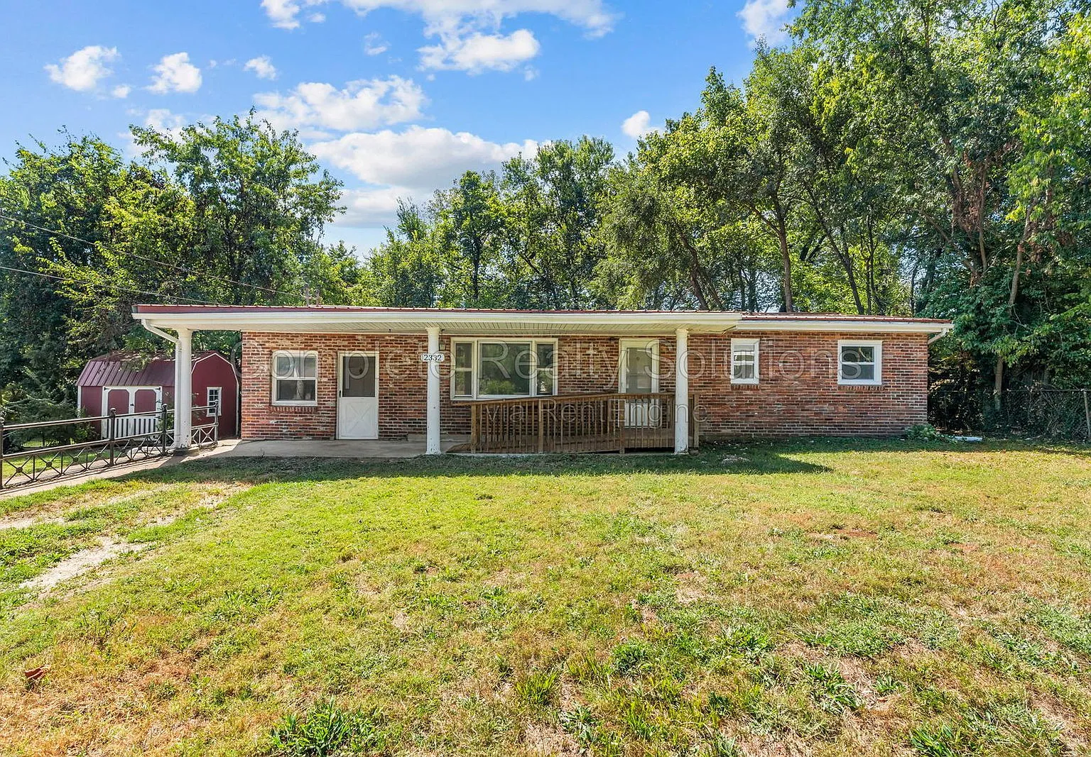 3 bed, 1.0 bath, 1326 sqft, $1,400 — Photo 1