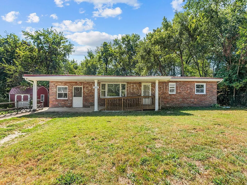 2332 School Dr