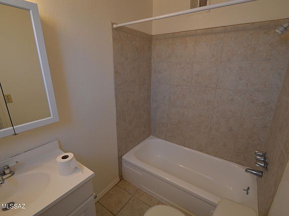 5th image of 2633 E Silver St