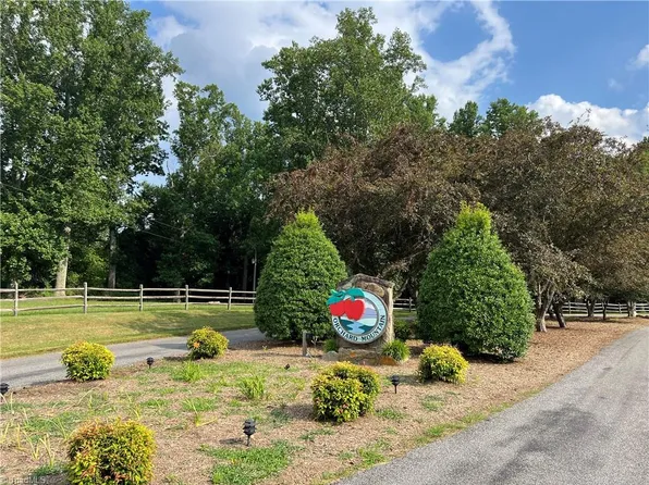 368 McIntosh Dr, Lowgap, NC 27024