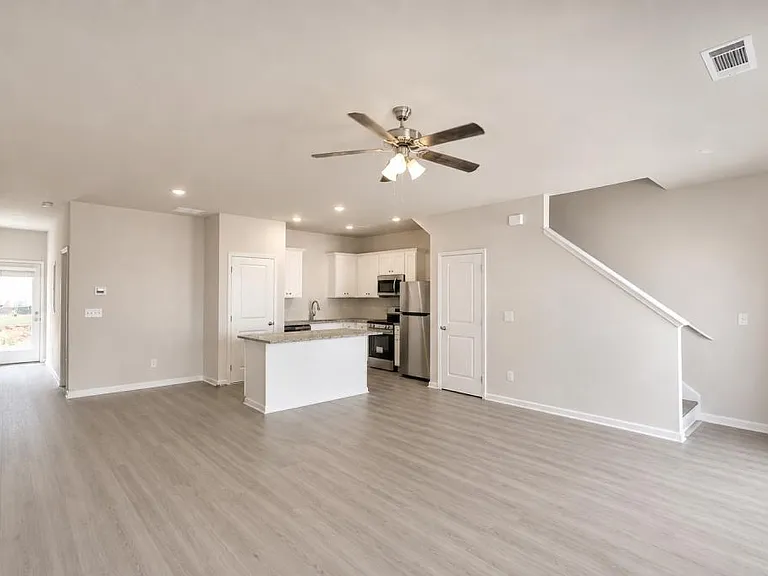 4244 Crosby Ln — Photo 7