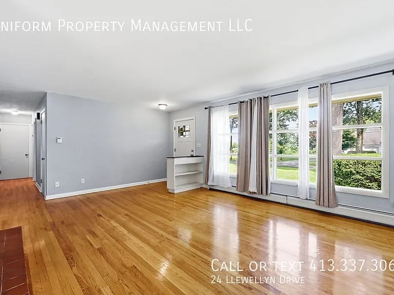 24 Llewellyn Dr — Photo 9