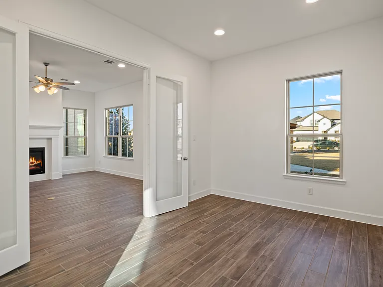 2612 Griffith Mews — Photo 9