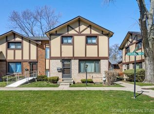 18W232 Buckingham Ln, Villa Park, IL