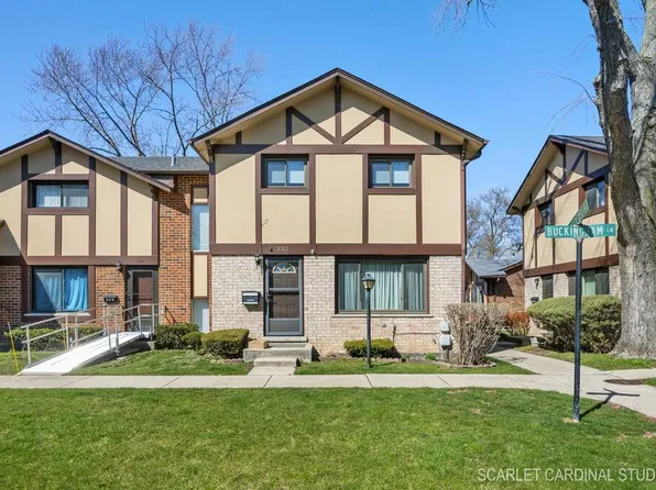 18W232 Buckingham Ln, Villa Park, IL 60181