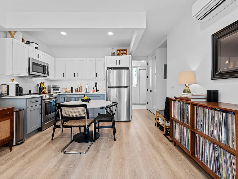 159 Franklin St #3 — Photo 9