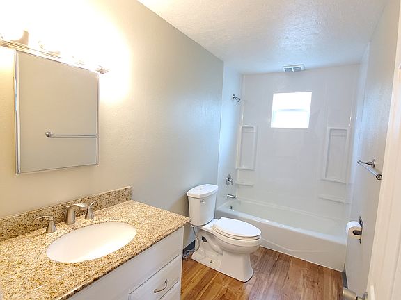 4th image of 117 W Sussex Ave #1
