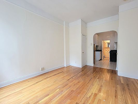 3rd image of 488 E 74th St APT 5b