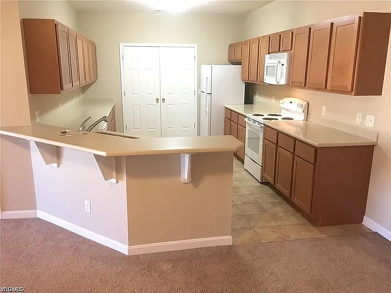 522 Robinwood Ln #E — Photo 1