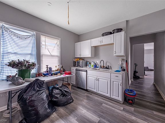 5th image of 3469 W 45th St