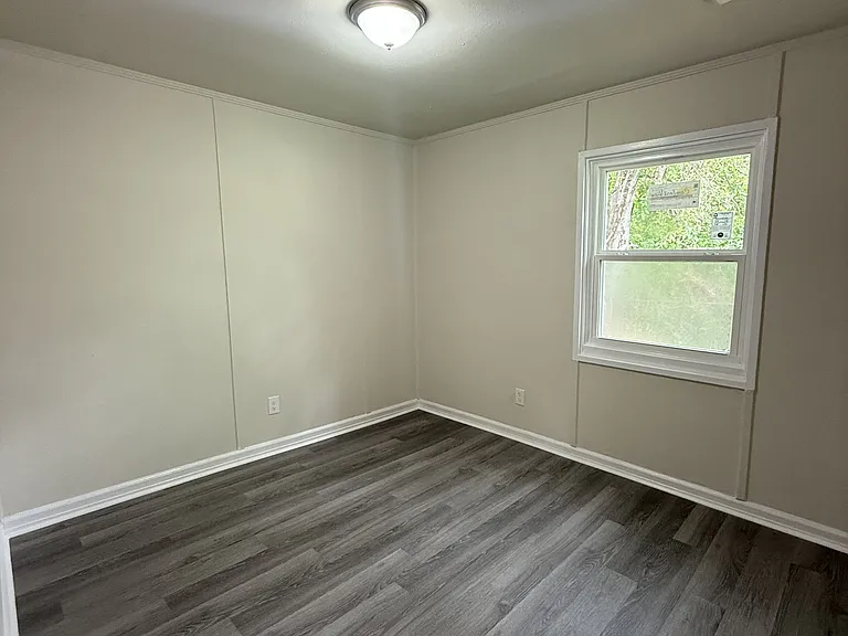 109 Houston Dr — Photo 9