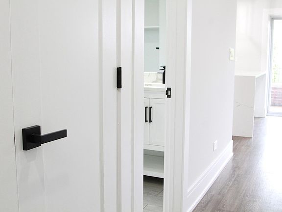 3rd image of 415 N Central Park Ave #2