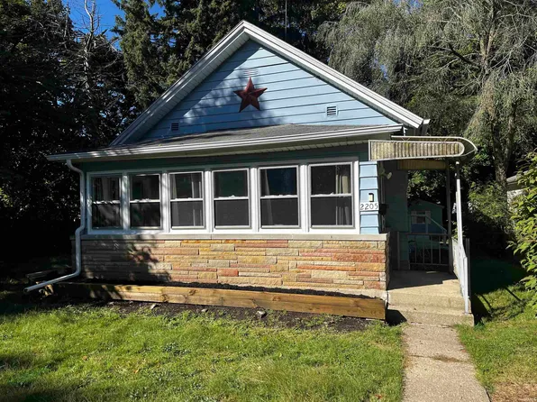 2205 Morris St, South Bend, IN 46613