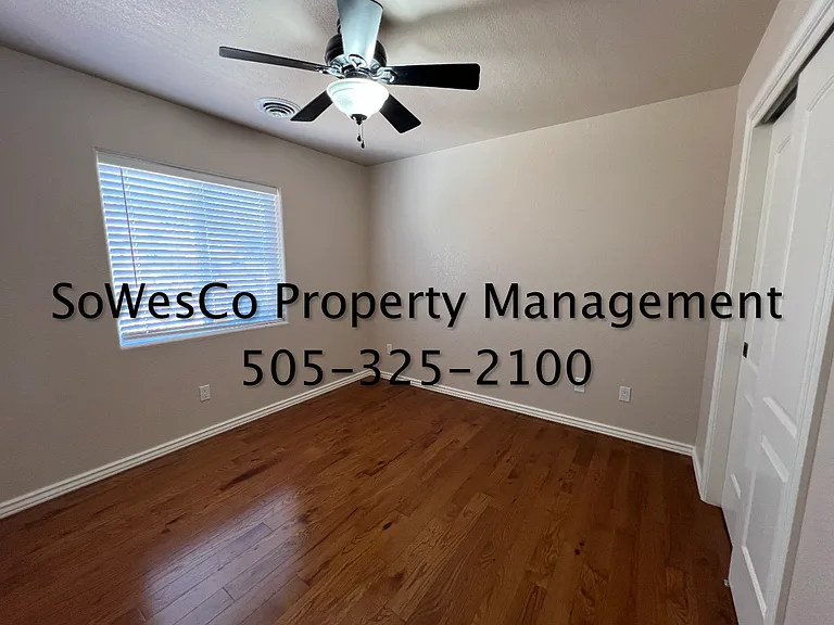 1936 Hollyhock Cir — Photo 14