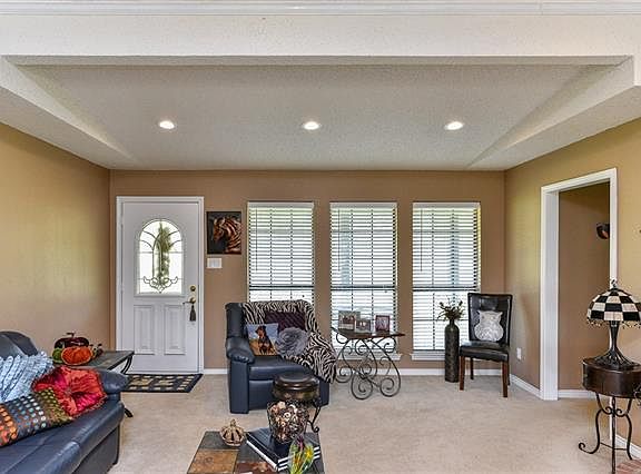 5th image of 1215 Vera Ln