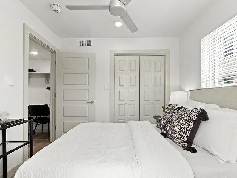 3240 S University — Photo 17