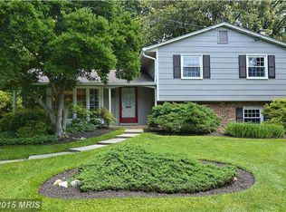 9705 Corkran Ln, Bethesda, MD 20817