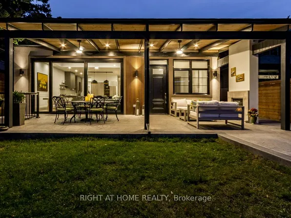 118 Martin Grove Rd, Toronto, ON M9B 4K5