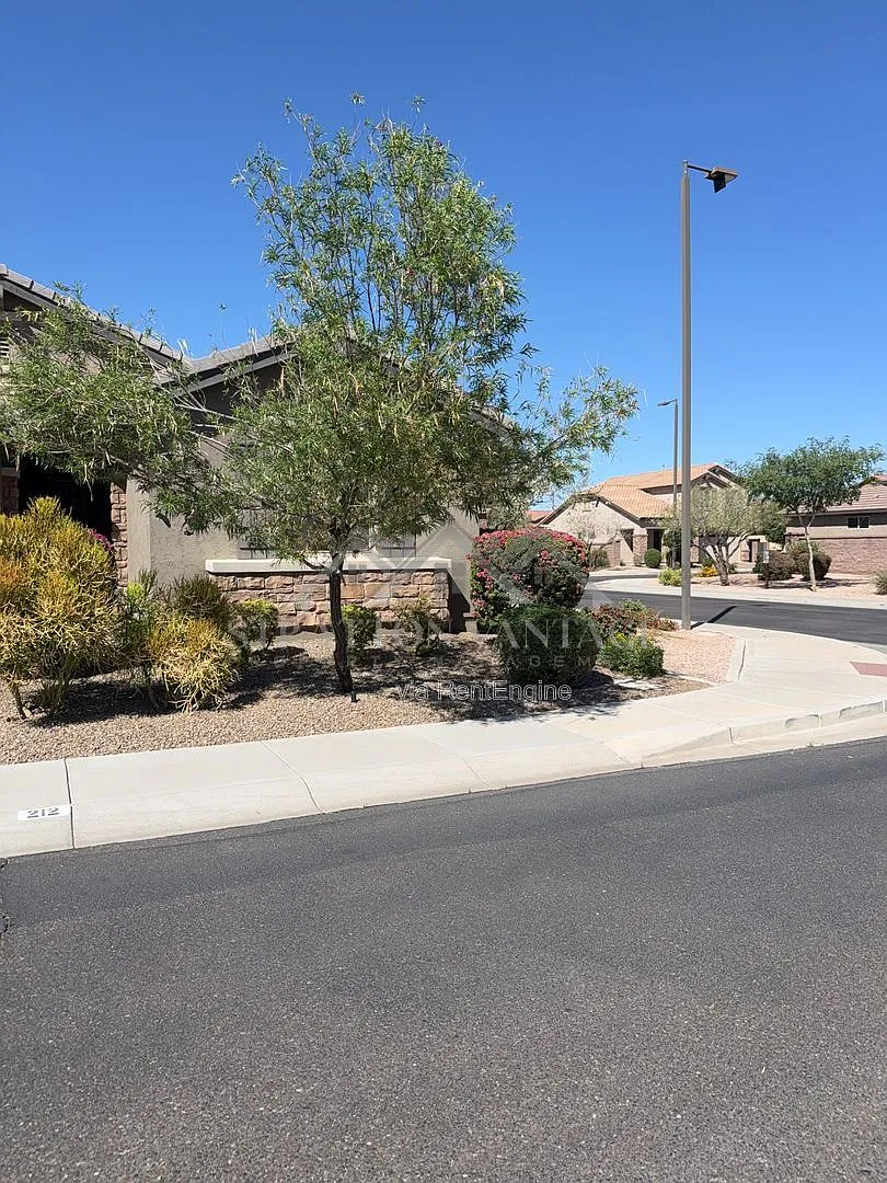 Building Photo - 212 E Prescott Dr