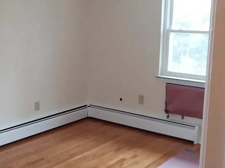 250 Maple St #2 — Photo 15