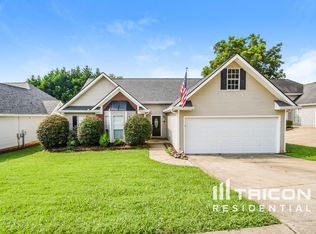 207 Turtle Cv, Carrollton, GA 30116