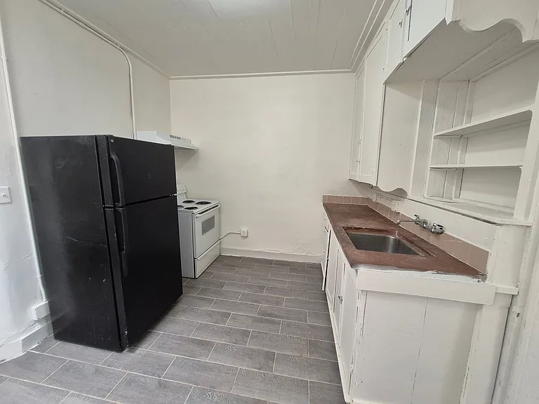 2nd Ave Apartments — Photo 5