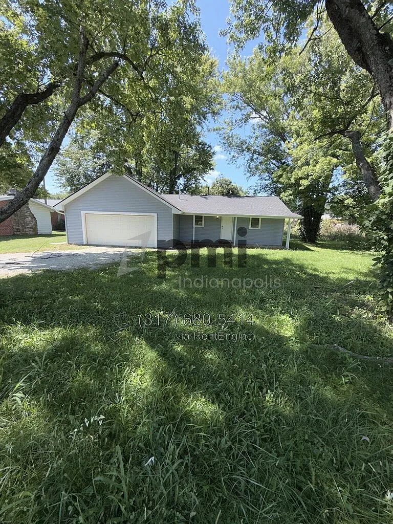 3 bed, 1.5 bath, 899 sqft, $1,790 — Photo 2