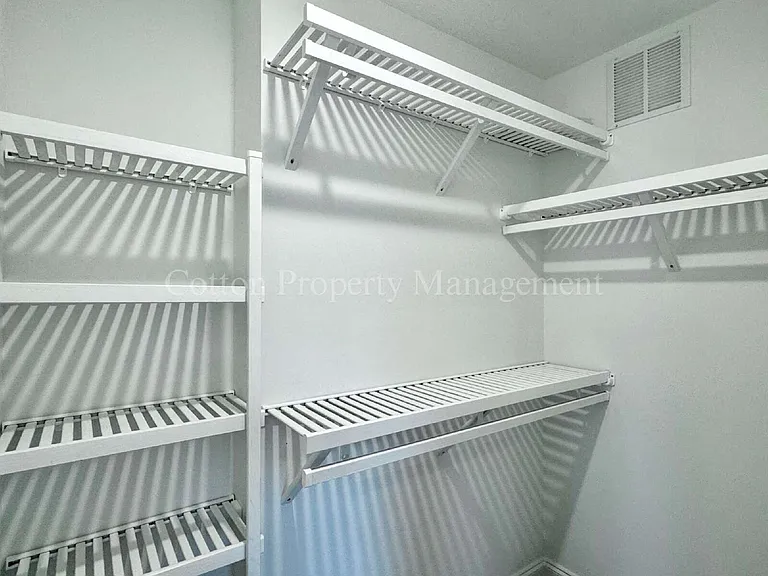 4732 Siddons Dr — Photo 25